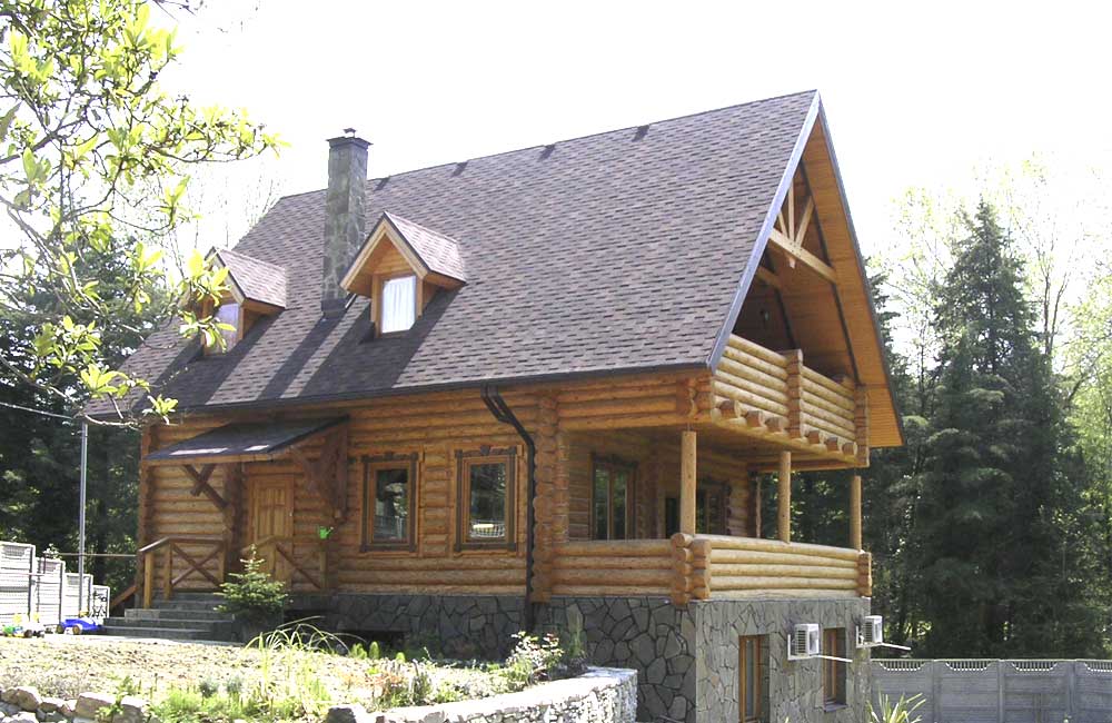 Частный дом и баня из рубленого бревна, Бочарка (Сочи)
